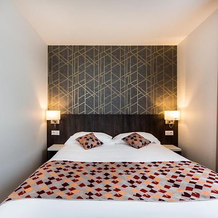 Brit Hotel Ploermel - Hotel De L'Hippodrome Kültér fotó