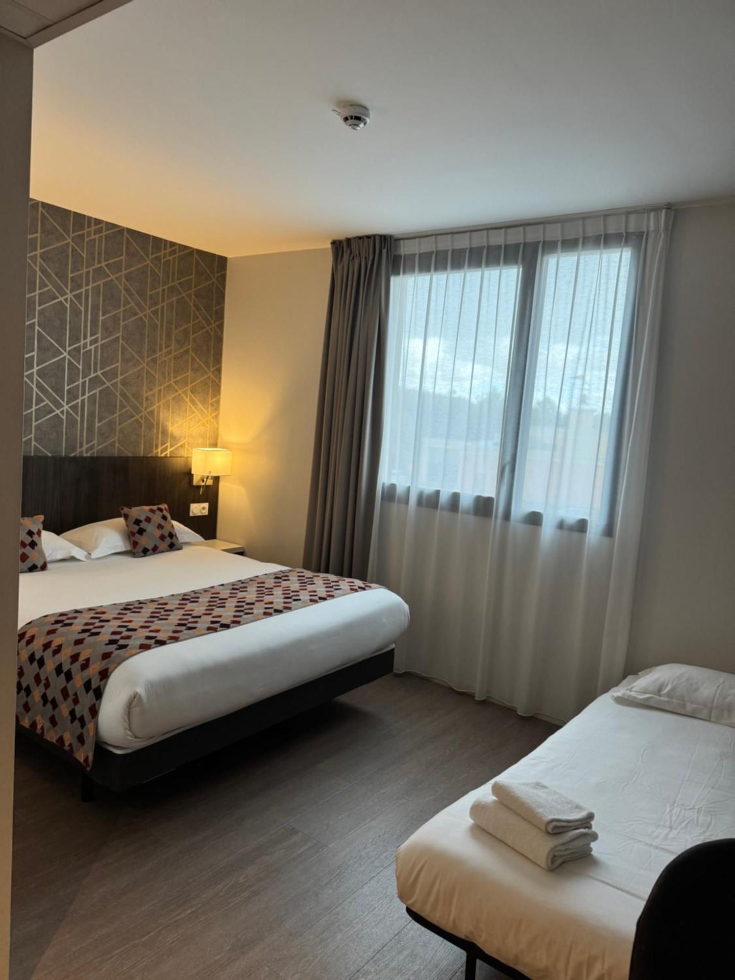 Brit Hotel Ploermel - Hotel De L'Hippodrome Kültér fotó