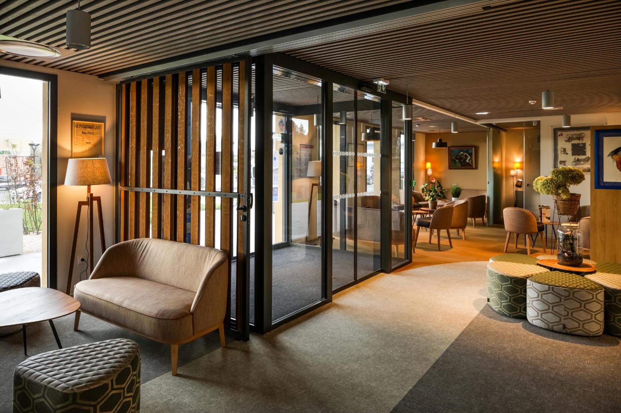 Brit Hotel Ploermel - Hotel De L'Hippodrome Kültér fotó